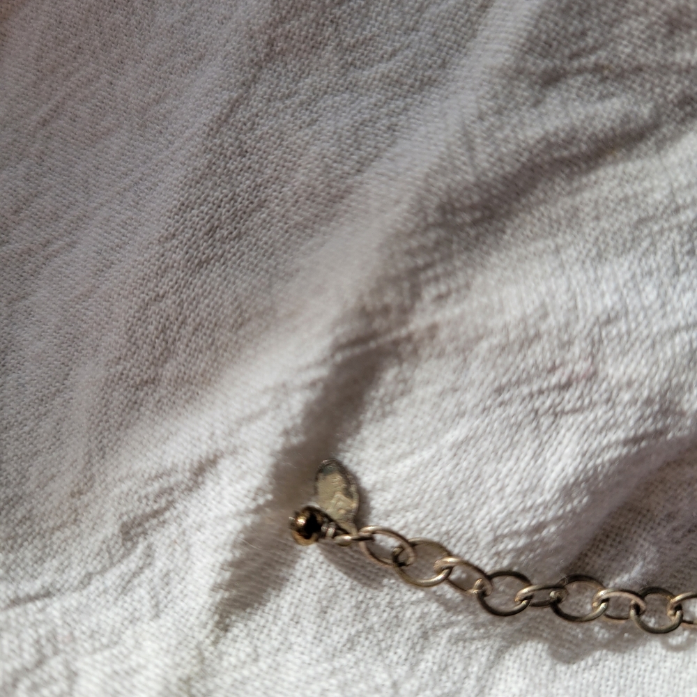 Slipada Shell Necklace - Picture 3 of 4